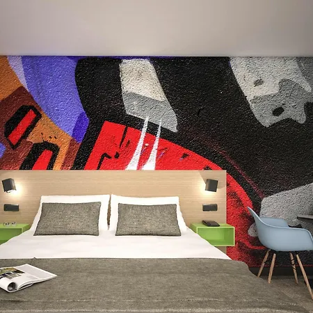 Hotel Ibis Styles Gare Grand Paris 3*